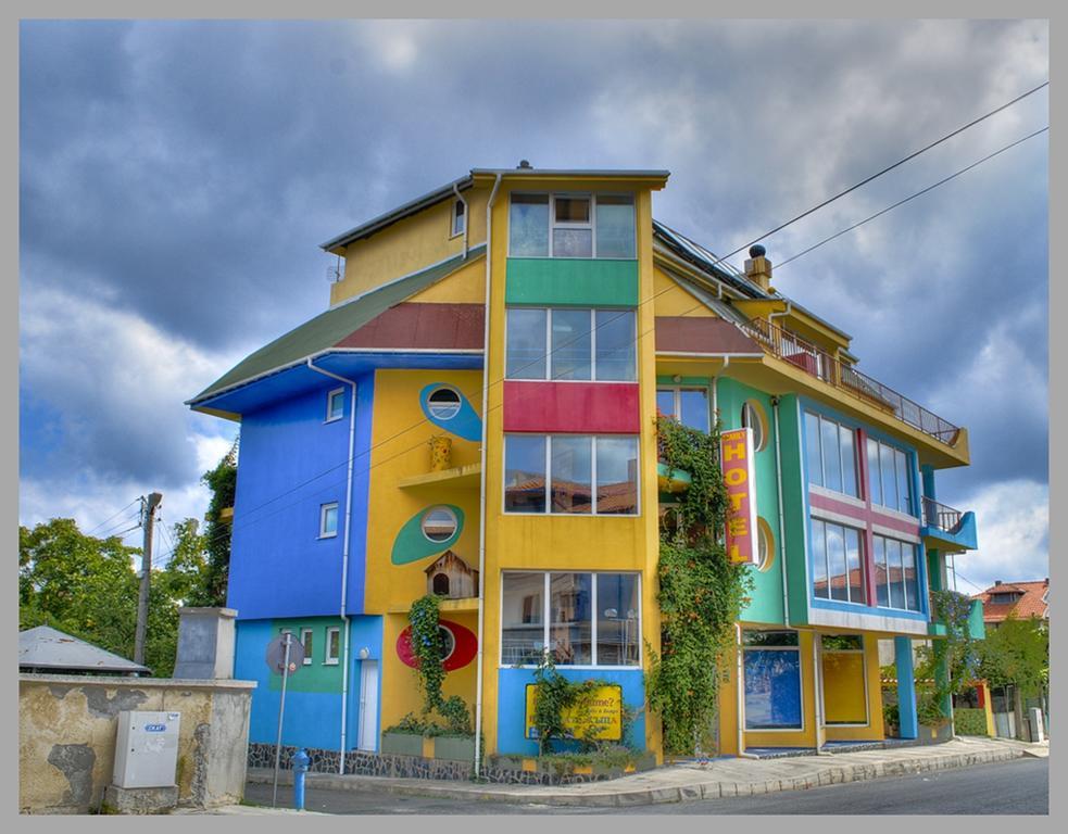 The Colourful Mansion Hotel Ahtopol Esterno foto